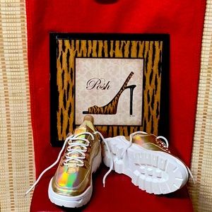 DAYBREAKS powered by Nina. Size 10 Footwear.